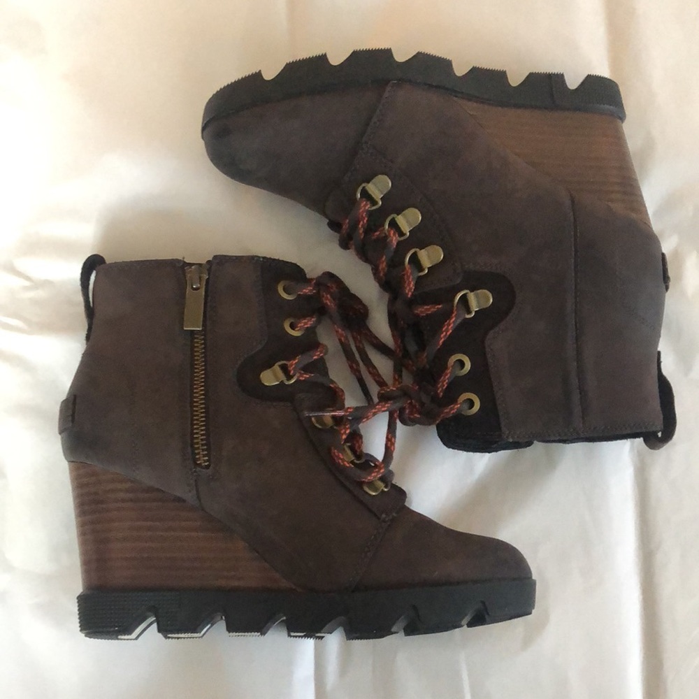 Sorel Brown Ankle Boots with Black Soles